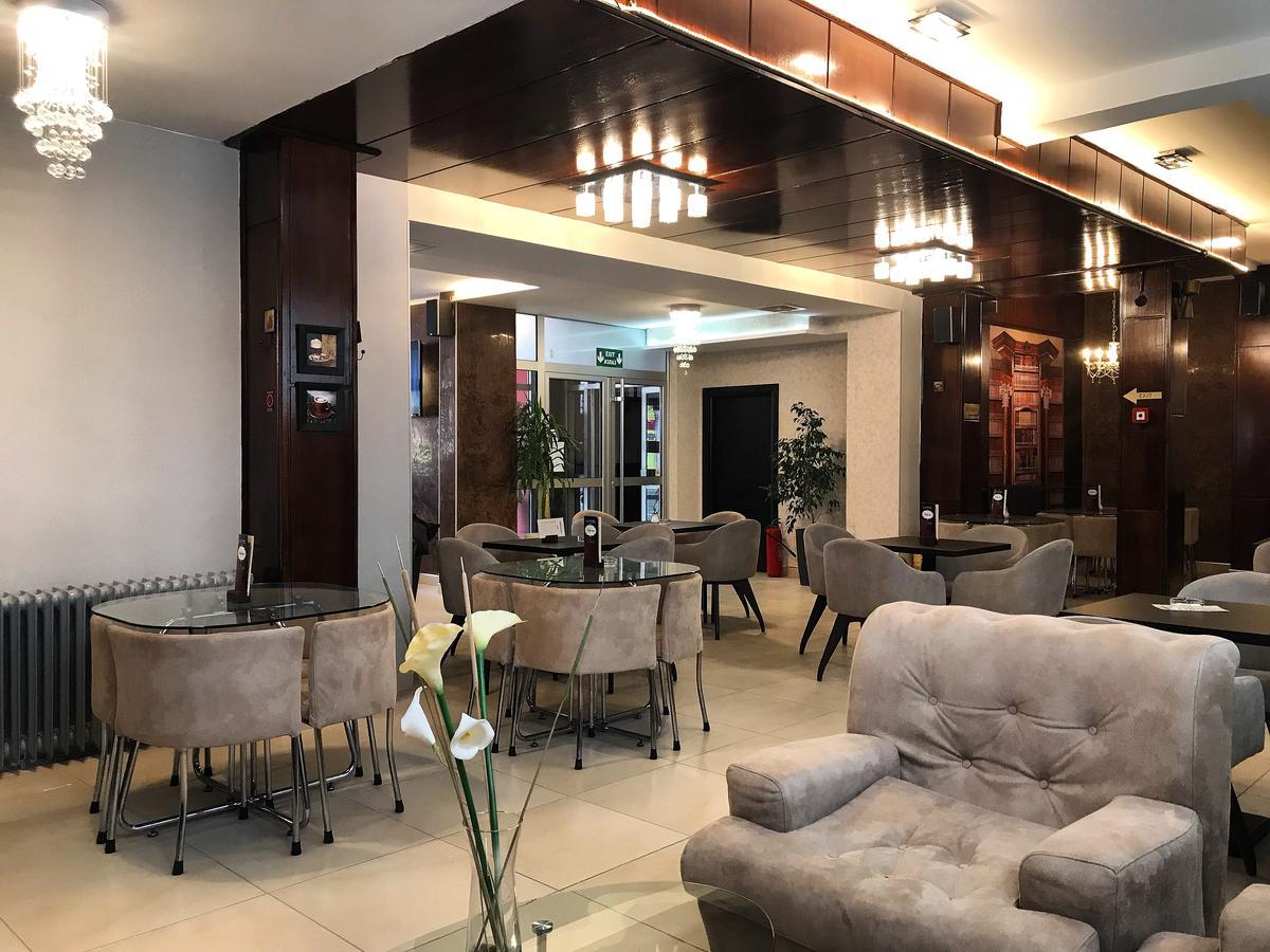 金色酒店 Majdanpek 外观 照片